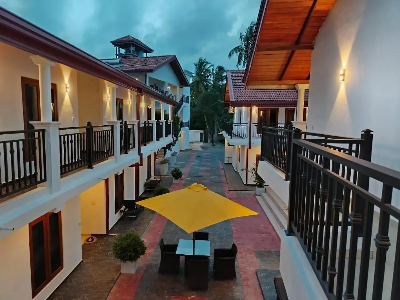 Grand Leisure Care & Wellness Resort Negombo Hotel
